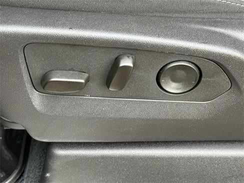 Certified 2025 Chevrolet Silverado 1500 LT image 19