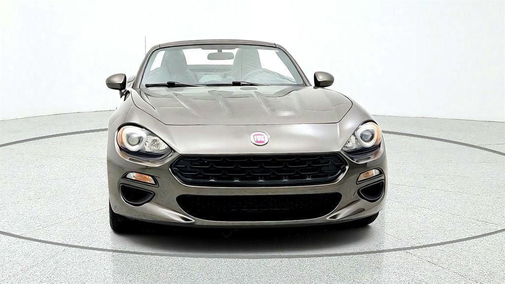 Used 2017 FIAT 124 Spider Classica RWD image 2