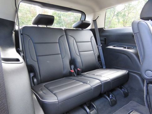 Used 2023 GMC Acadia Denali w/ Denali Ultimate Package image 18