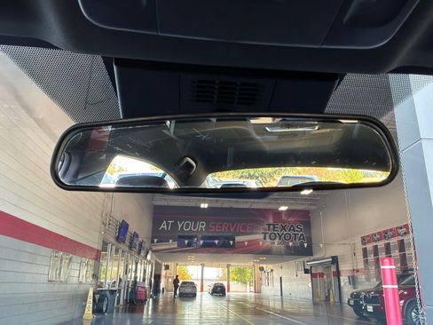 Used 2026 Toyota Camry SE FWD image 19