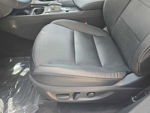 Used 2023 INFINITI QX50 Luxe FWD image 15