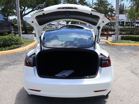 Used 2023 Tesla Model 3 Standard Range RWD image 19