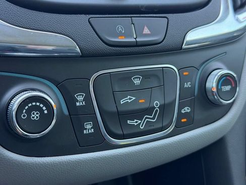 Used 2023 Chevrolet Equinox LS w/ Midnight Edition FWD image 19