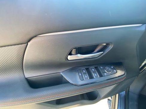 New 2026 Nissan Kicks SR FWD image 17