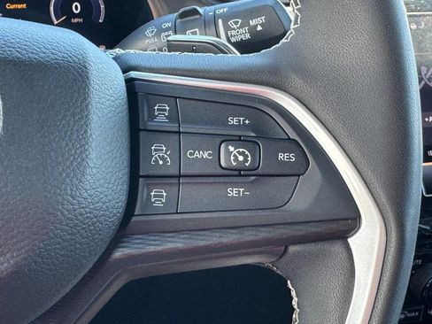 Used 2023 Jeep Grand Cherokee L Laredo AWD/4WD image 20