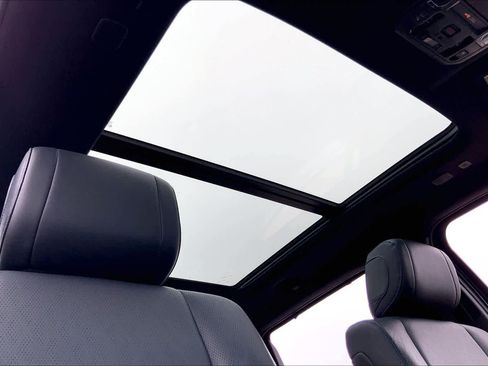 Used 2022 Toyota Tundra Platinum image 14