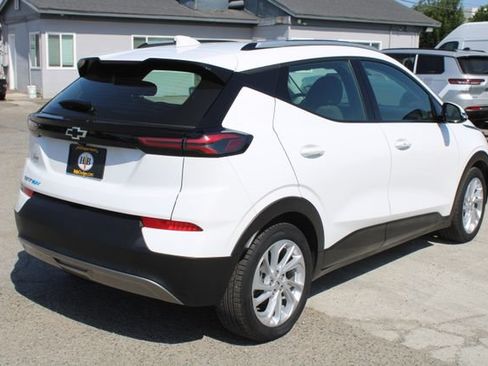 Used 2023 Chevrolet Bolt EUV LT FWD image 4