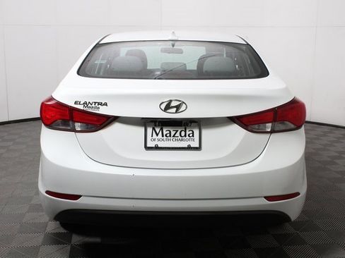 Used 2014 Hyundai Elantra SE image 5