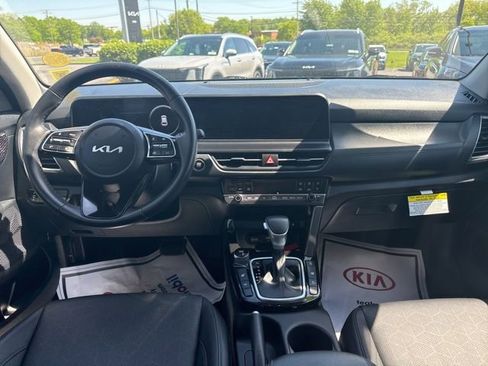 Certified 2024 Kia Seltos EX AWD/4WD image 14