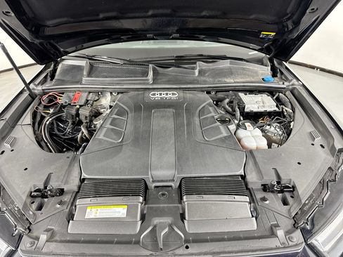Used 2018 Audi Q7 3.0T Prestige w/ Prestige Package AWD/4WD image 29