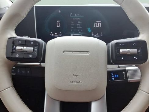 Used 2025 Hyundai Santa Fe SEL AWD/4WD image 15