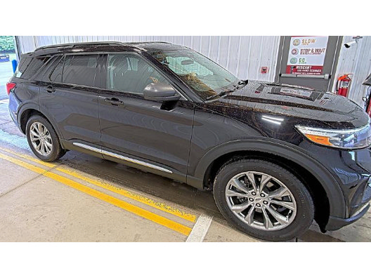 Used 2023 Ford Explorer XLT w/ Equipment Group 202A AWD/4WD image 6