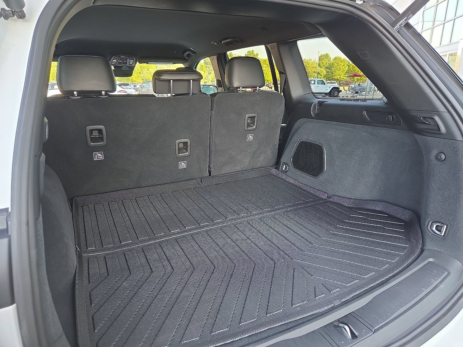 Used 2023 Jeep Grand Cherokee Trailhawk AWD/4WD image 9