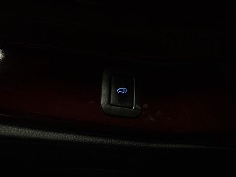 Used 2019 Toyota Highlander XLE FWD image 8