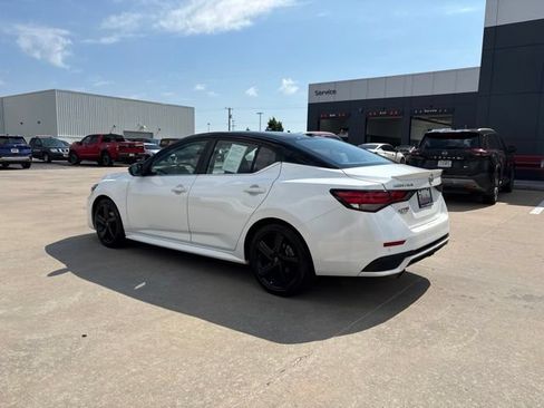 Used 2024 Nissan Sentra SR FWD image 4