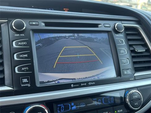 Used 2016 Toyota Highlander Limited image 33