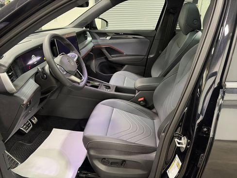 New 2026 Volkswagen Tiguan SE R-Line image 15