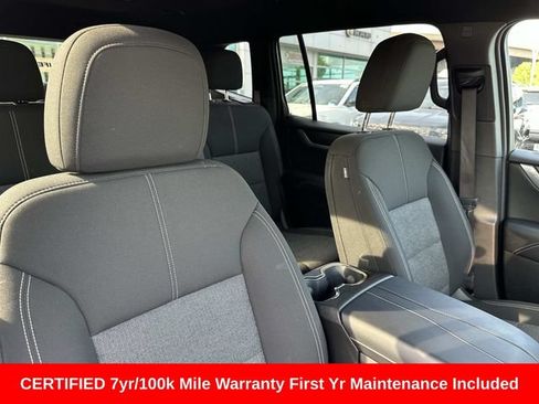 Used 2025 GMC Acadia Elevation AWD/4WD image 11