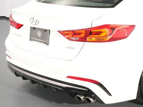 Used 2018 Hyundai Elantra Sport w/ Cargo Package FWD image 11