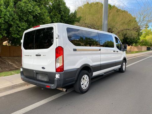 Used 2022 Ford Transit 350 XLT RWD image 5