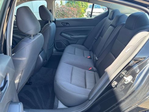 Used 2025 Nissan Altima 2.5 SV FWD image 27