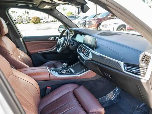 Used 2022 BMW X5 M50i w/ Executive Package image 17