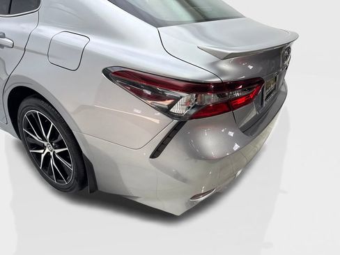 Used 2024 Toyota Camry SE image 17