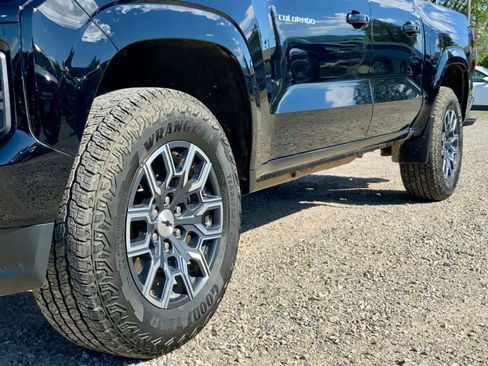 Used 2025 Chevrolet Colorado Z71 AWD/4WD image 13
