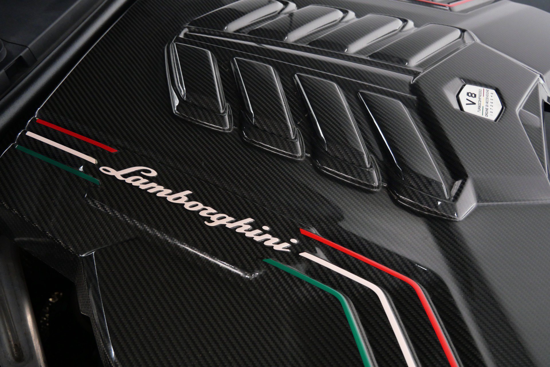 Used 2022 Lamborghini Urus AWD/4WD image 47