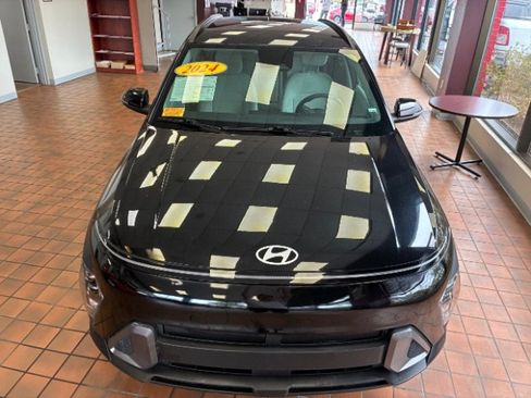 Used 2024 Hyundai Kona SEL w/ Convenience Package FWD image 6