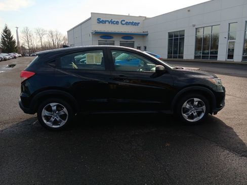 Used 2021 Honda HR-V LX image 2