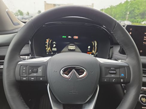 Used 2026 INFINITI QX60 Luxe w/ Family Package FWD image 12