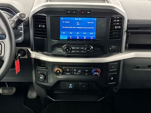 Used 2021 Ford F150 XLT image 22