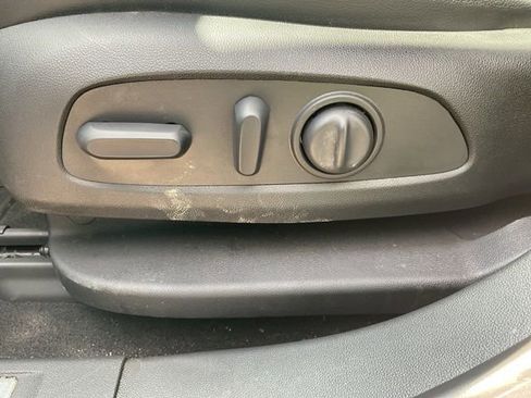 Used 2023 GMC Acadia SLT w/ LPO, Floor Liner Package image 25