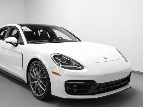 Used 2023 Porsche Panamera 4 image 9