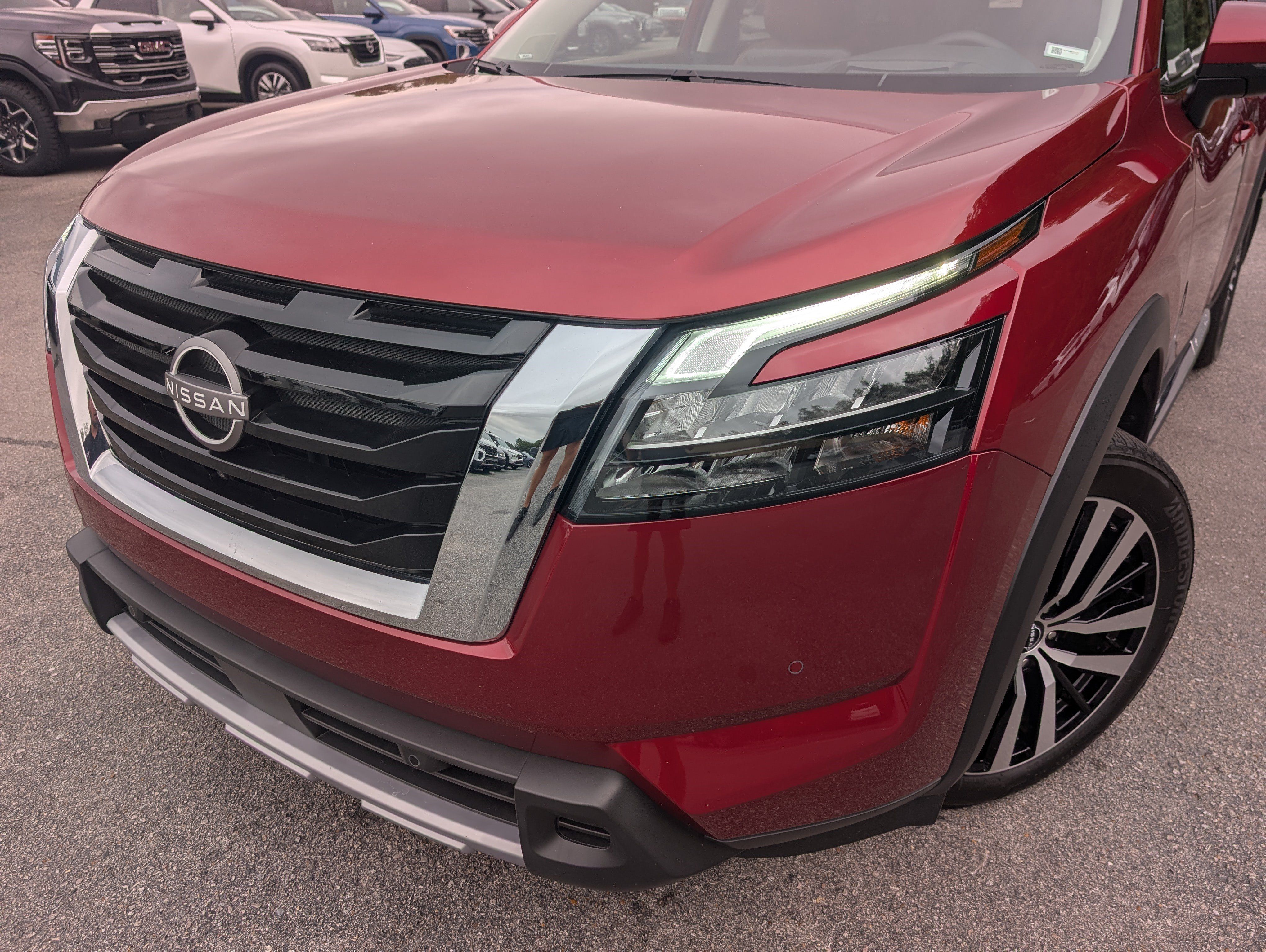 Used 2025 Nissan Pathfinder Platinum w/ Cargo Package FWD image 13