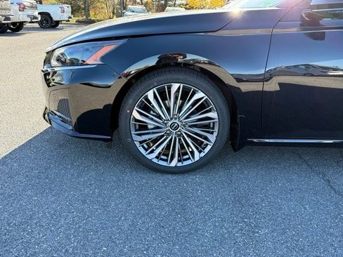 New 2025 Nissan Altima 2.5 SL image 8