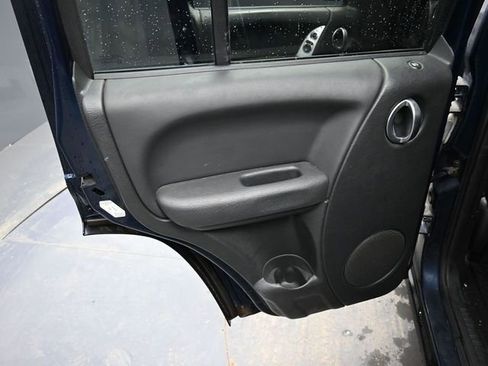 Used 2004 Jeep Liberty Limited w/ Trailer Tow Group image 11