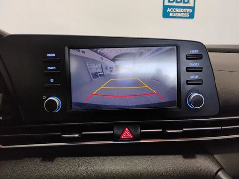 Used 2021 Hyundai Elantra SE FWD image 26