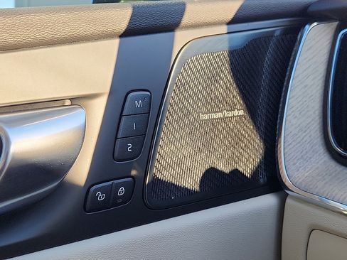 Certified 2023 Volvo XC60 B5 Plus w/ Climate Package image 28