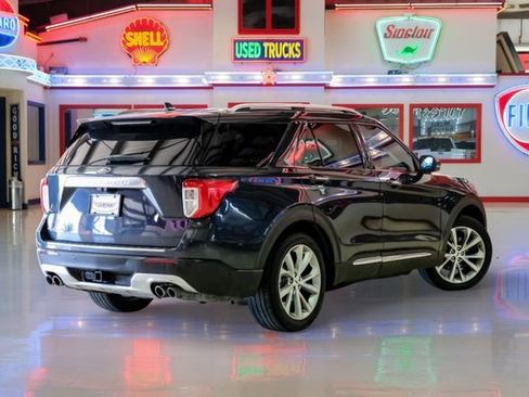 Used 2022 Ford Explorer Platinum w/ Equipment Group 601A image 3