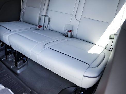 New 2026 GMC Yukon Denali w/ Sun & Power Step Package AWD/4WD image 28