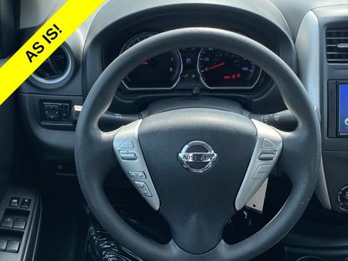 Used 2015 Nissan Versa SV FWD image 10