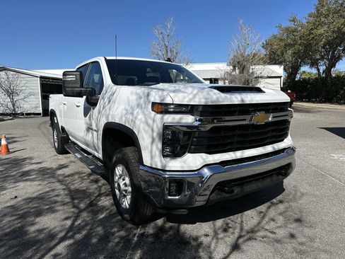 Used 2025 Chevrolet Silverado 2500 LT w/ Convenience Package image 8
