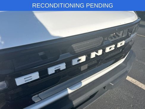 Used 2023 Ford Bronco Outer Banks image 4