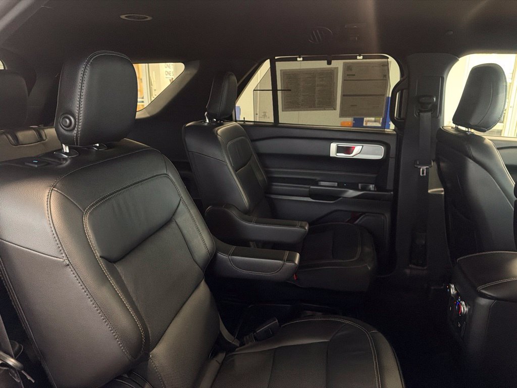 Used 2020 Ford Explorer Limited w/ Hybrid Equipment Group 310A AWD/4WD image 65