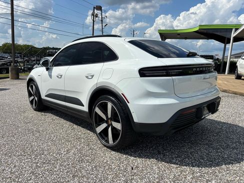 Used 2024 Porsche Macan 4 Electric AWD/4WD image 3