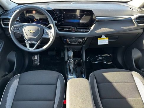 New 2026 Chevrolet TrailBlazer LT w/ LT Cold Weather Package AWD/4WD image 8