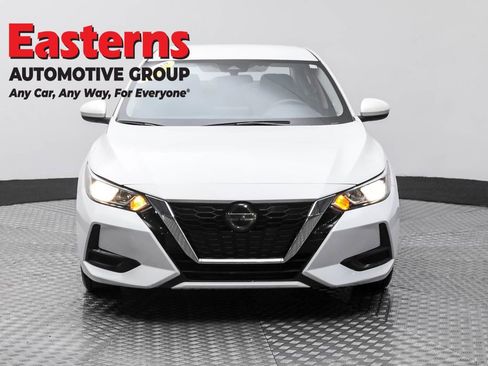 Used 2021 Nissan Sentra SV image 2
