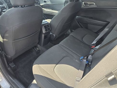 Used 2025 Kia Sportage LX FWD image 12